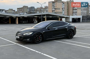 Лифтбек Tesla Model S 2014 в 