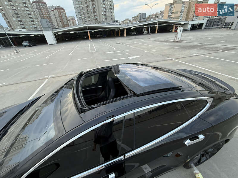 Лифтбек Tesla Model S 2014 в Киеве