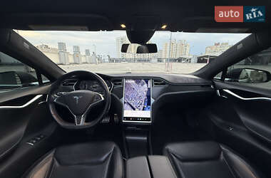 Лифтбек Tesla Model S 2014 в 