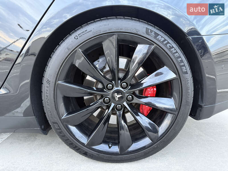 Лифтбек Tesla Model S 2014 в Киеве