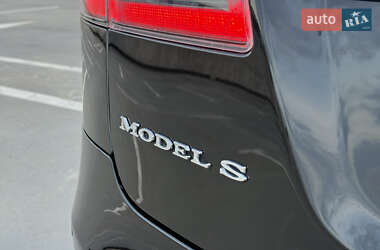 Лифтбек Tesla Model S 2014 в 