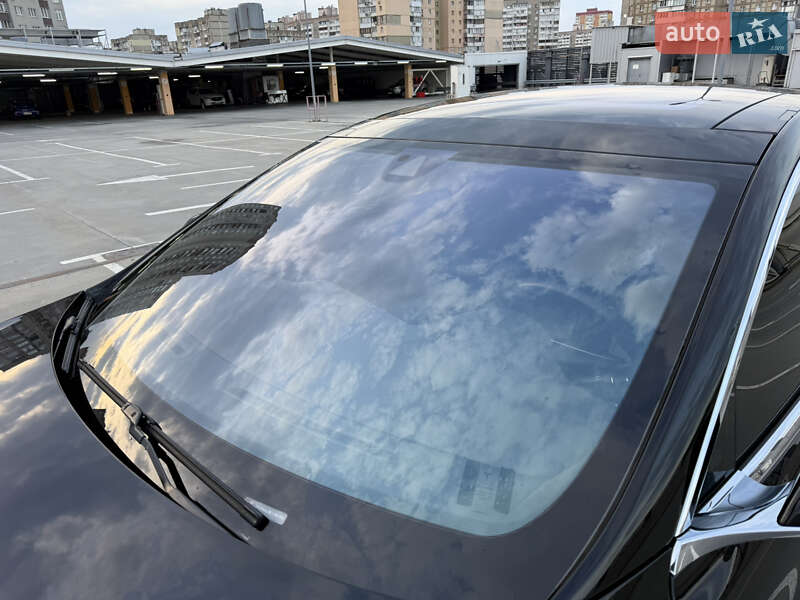 Лифтбек Tesla Model S 2014 в Киеве