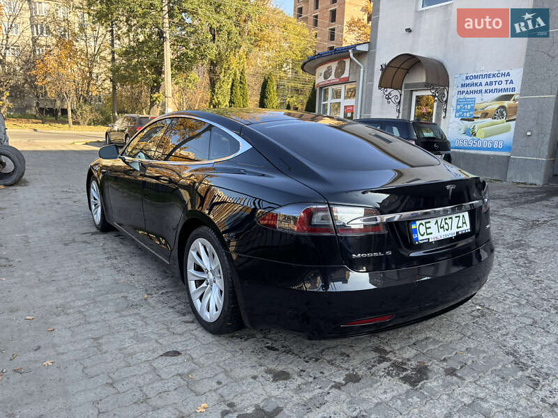 Ліфтбек Tesla Model S 2017 в Чернівцях