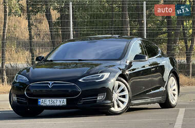 Лифтбек Tesla Model S 2013 в 