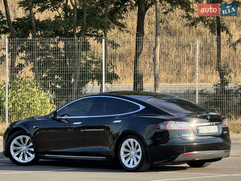 Ліфтбек Tesla Model S 2013 в Дніпрі