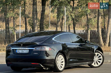 Лифтбек Tesla Model S 2013 в 