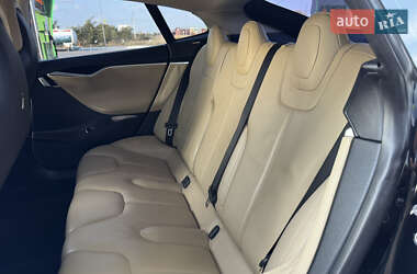 Лифтбек Tesla Model S 2013 в 
