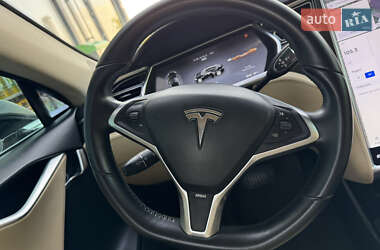 Лифтбек Tesla Model S 2013 в 