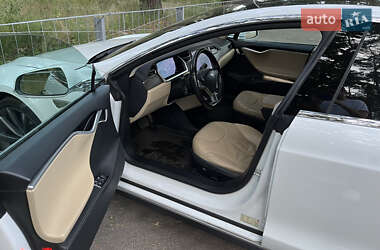 Лифтбек Tesla Model S 2013 в 