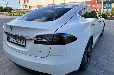 Лифтбек Tesla Model S 2017 в 