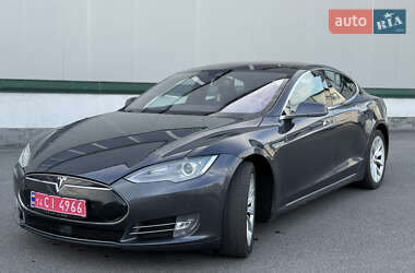 Ліфтбек Tesla Model S 2015 в Вінниці