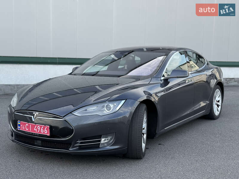 Tesla Model S 2015