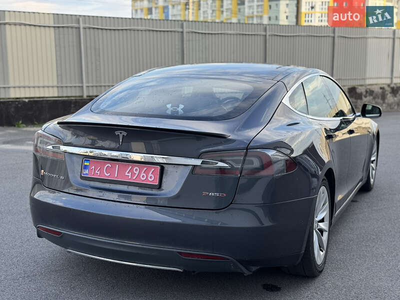 Лифтбек Tesla Model S 2015 в Виннице