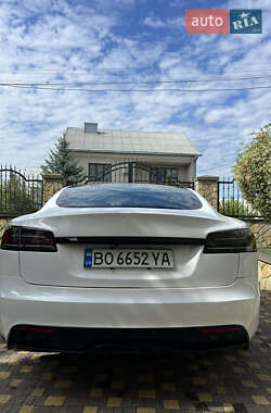 Лифтбек Tesla Model S 2021 в 