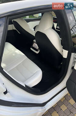 Лифтбек Tesla Model S 2021 в 