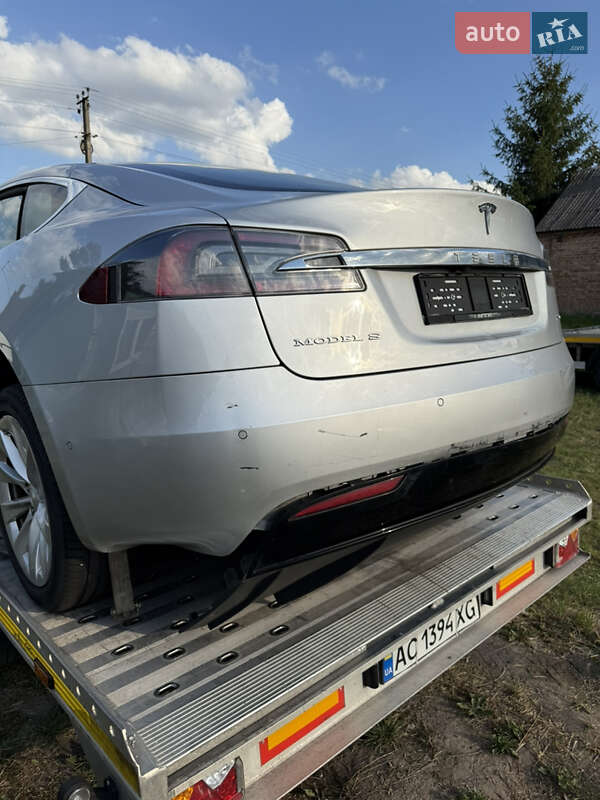 Ліфтбек Tesla Model S 2016 в Луцьку