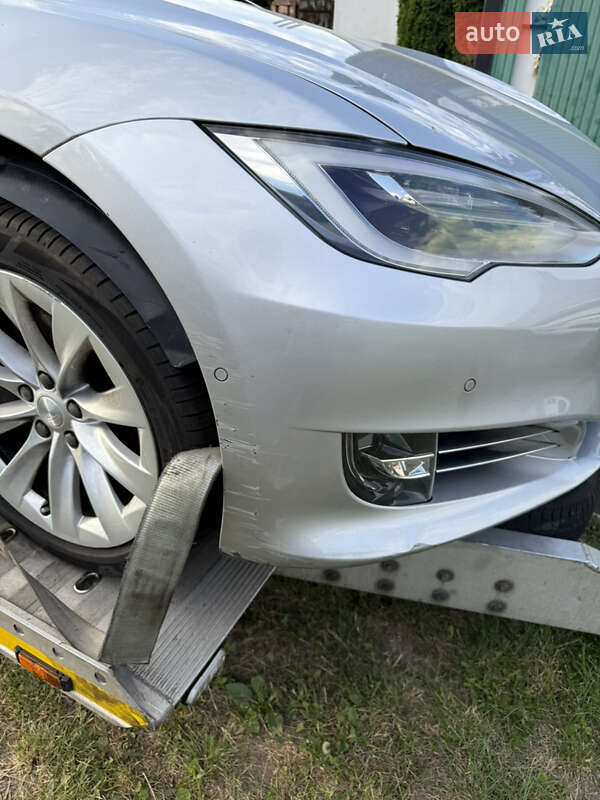 Ліфтбек Tesla Model S 2016 в Луцьку