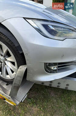 Лифтбек Tesla Model S 2016 в 