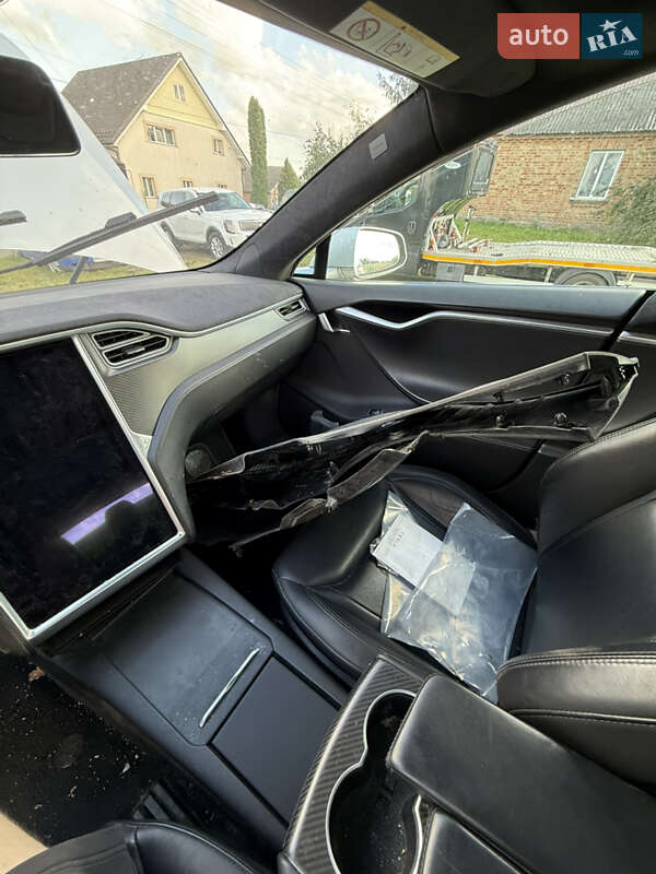 Ліфтбек Tesla Model S 2016 в Луцьку