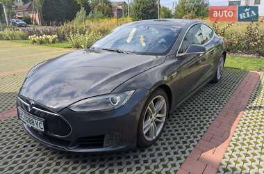 Лифтбек Tesla Model S 2015 в 