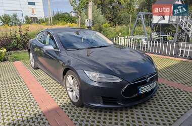 Лифтбек Tesla Model S 2015 в Львове