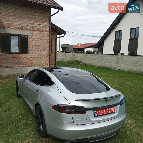 Лифтбек Tesla Model S 2013 в Ивано-Франковске