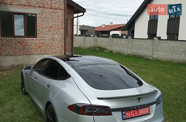 Лифтбек Tesla Model S 2013 в 