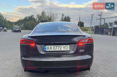 Ліфтбек Tesla Model S 2024 в 