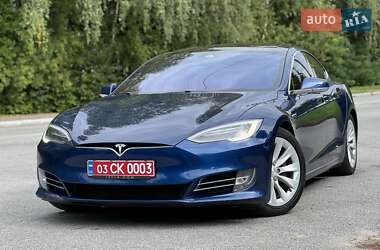 Лифтбек Tesla Model S 2017 в 