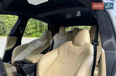 Лифтбек Tesla Model S 2017 в 