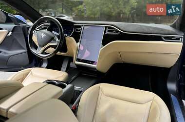 Лифтбек Tesla Model S 2017 в 