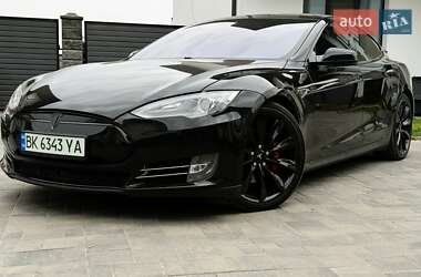 Ліфтбек Tesla Model S 2016 в Рівному