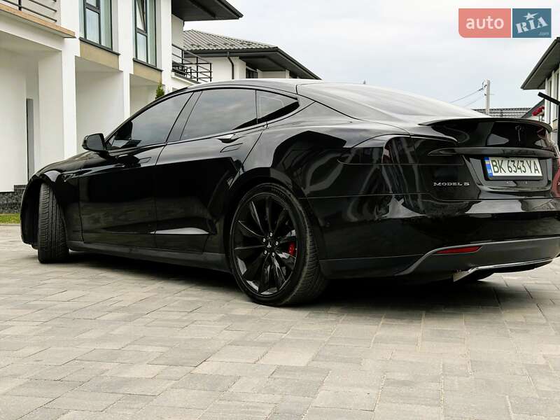Лифтбек Tesla Model S 2016 в Ровно фото 11 Лифтбек Tesla Model S 2016 в Ровно