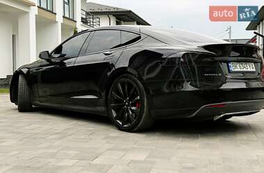 Лифтбек Tesla Model S 2016 в 