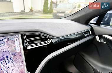 Лифтбек Tesla Model S 2016 в 