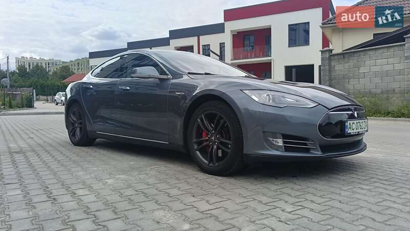 Ліфтбек Tesla Model S 2014 в Рівному