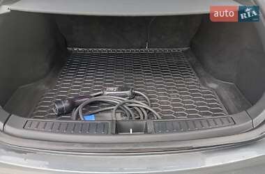 Ліфтбек Tesla Model S 2014 в 