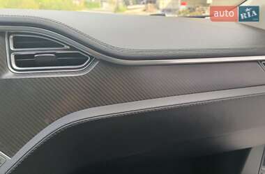 Ліфтбек Tesla Model S 2014 в 