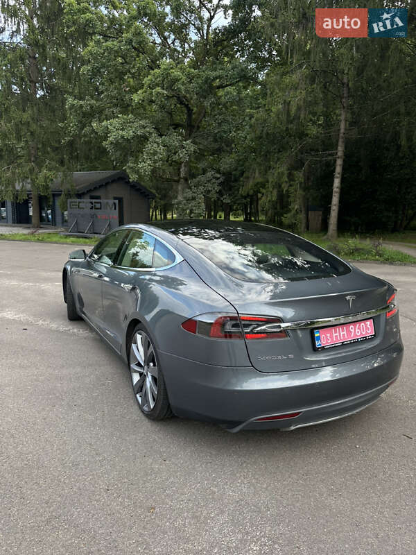 Ліфтбек Tesla Model S 2014 в Рівному