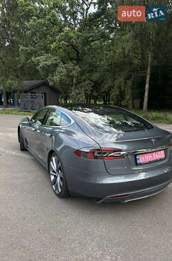 Лифтбек Tesla Model S 2014 в 