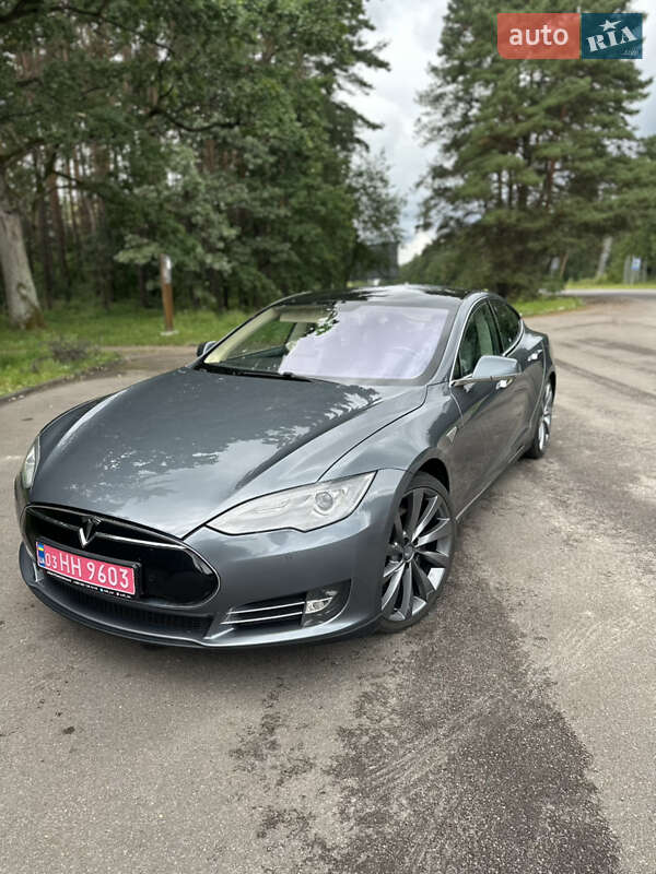 Ліфтбек Tesla Model S 2014 в Рівному