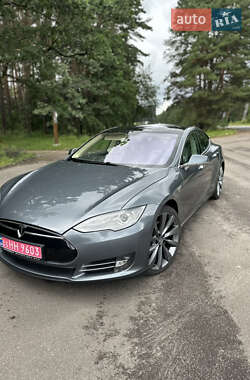 Лифтбек Tesla Model S 2014 в 