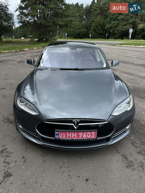 Ліфтбек Tesla Model S 2014 в Рівному