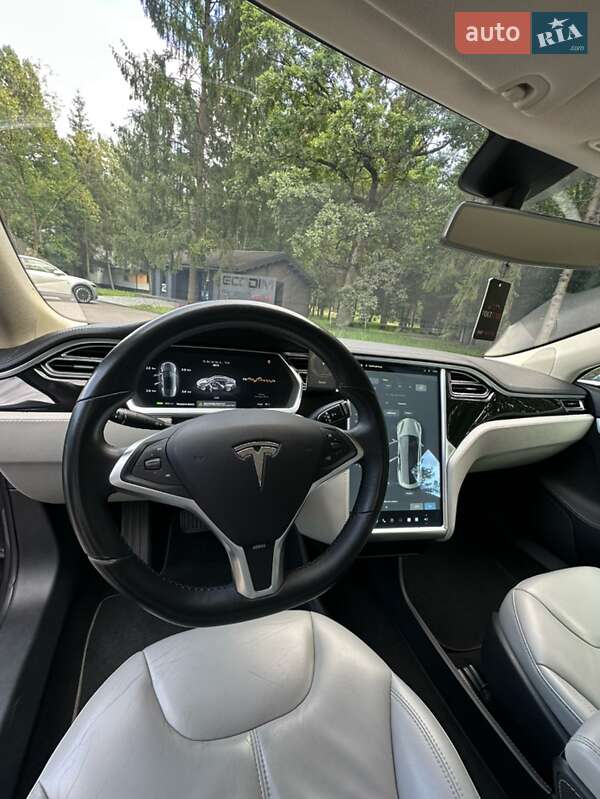 Ліфтбек Tesla Model S 2014 в Рівному