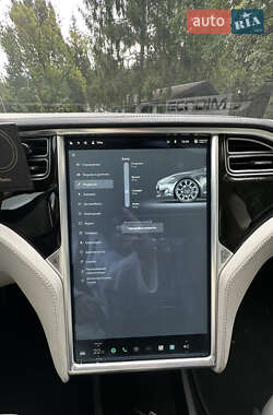 Лифтбек Tesla Model S 2014 в 
