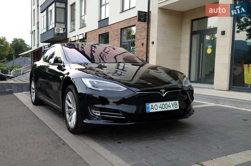 Ліфтбек Tesla Model S 2019 в Мукачевому
