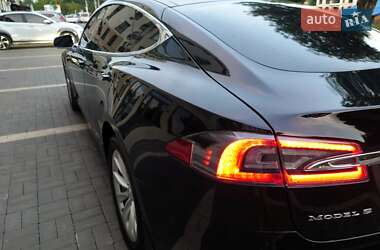 Лифтбек Tesla Model S 2019 в 