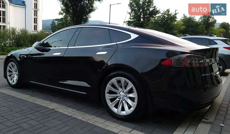 Ліфтбек Tesla Model S 2019 в Мукачевому