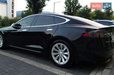 Лифтбек Tesla Model S 2019 в 