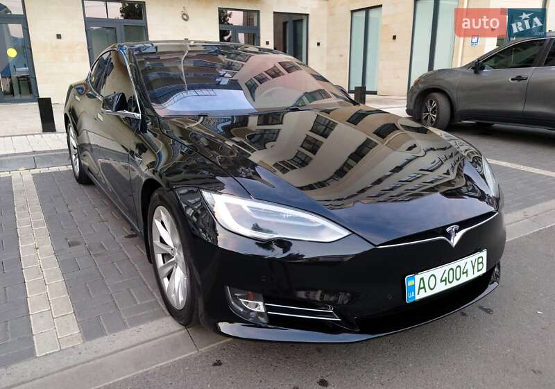 Ліфтбек Tesla Model S 2019 в Мукачевому